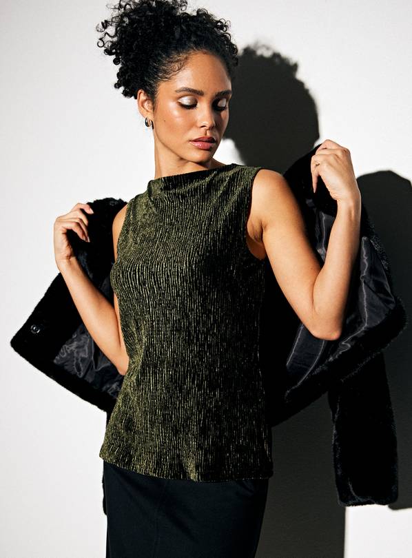 Dark Green Velvet Plisse Sleeveless Vest 20